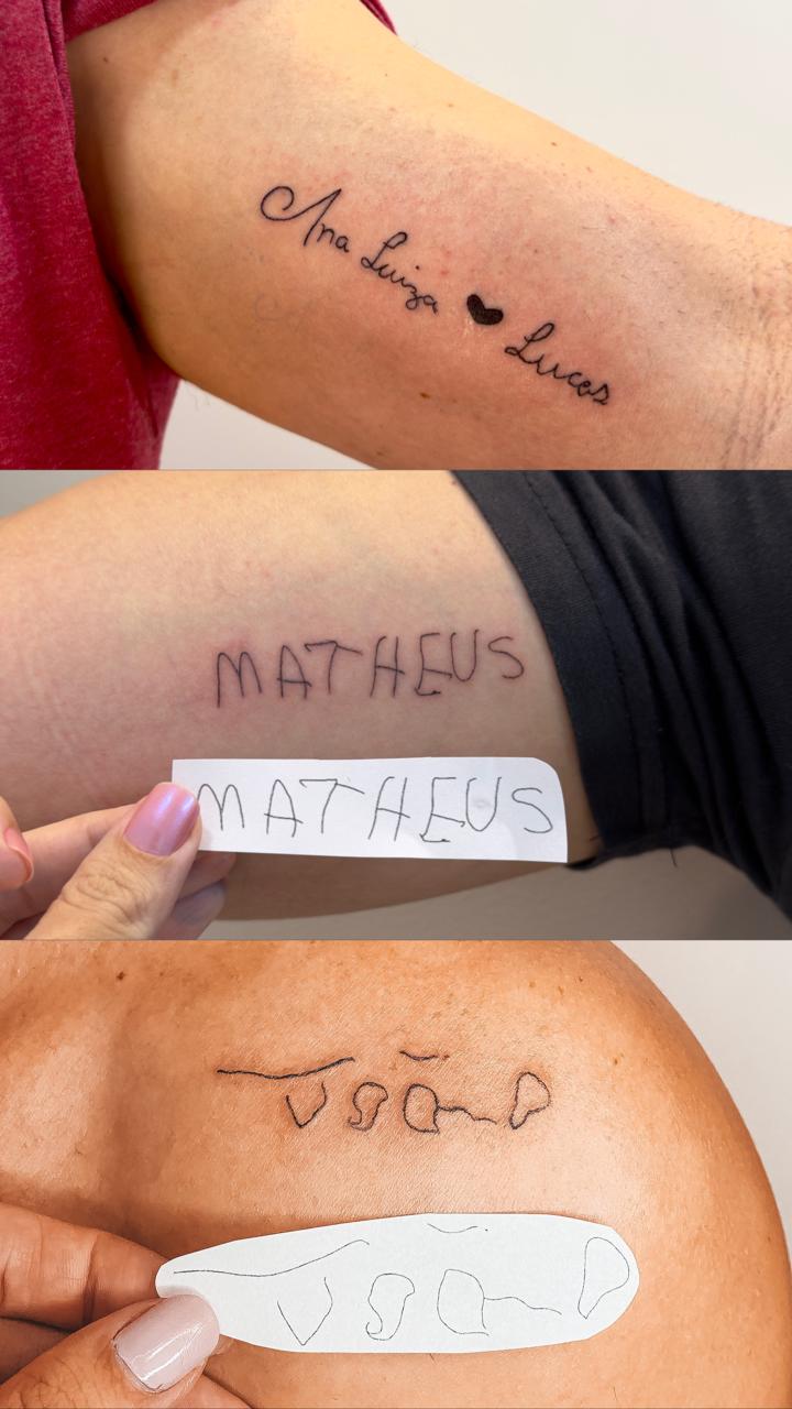 Tatuagem fineline com escrita no pulso, feita em Sertãozinho. Caligrafia de um ente querido na pele. Letra de mãe.